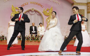 how many couples were married in the first mass wedding performed by the rev sun myung moon