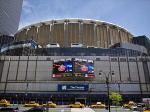 how many madison square gardens have there been
