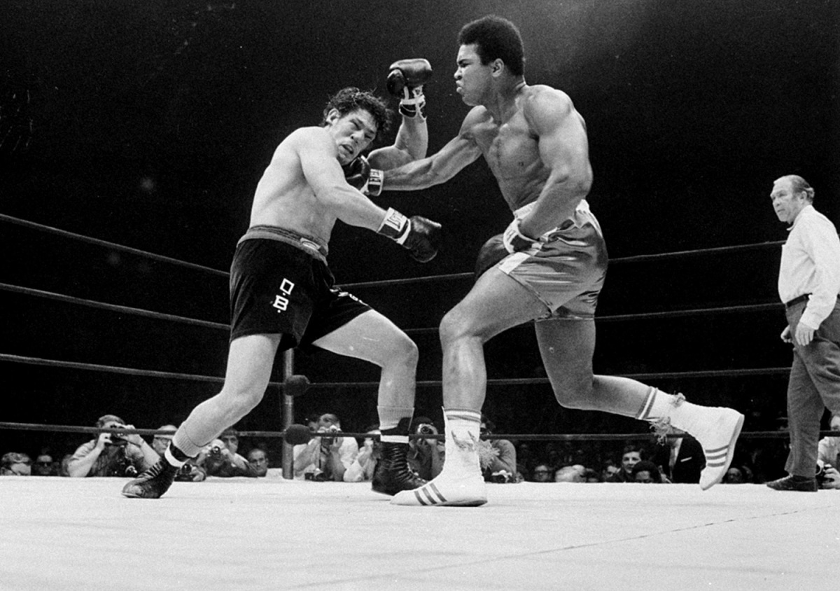 how many times did muhammad ali fight for the heavyweight boxing title