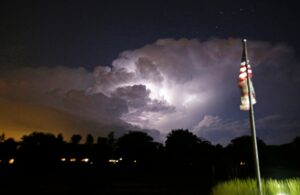 how much does lightning heat the atmosphere