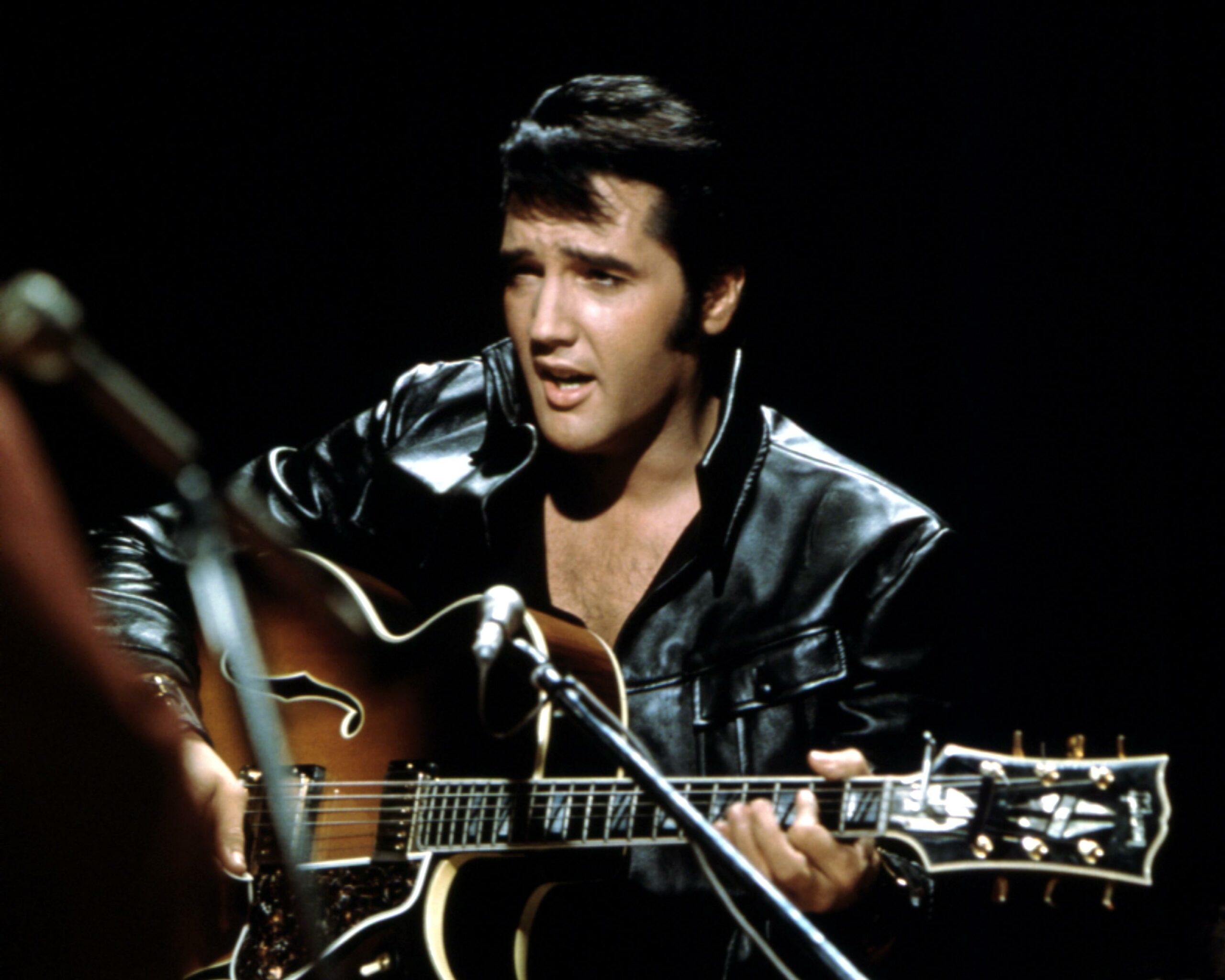 In how many movies did Elvis die? Answers Universe