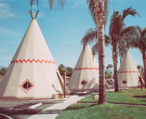 what is the difference between a tepee and a wigwam