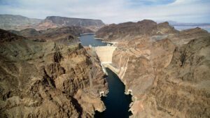 what is the difference between hoover dam and boulder dam