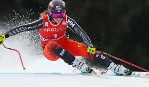 what is the fastest speed recorded for a male downhill skier
