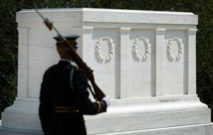 what is the inscription on the tomb of the unknown soldier in arlington national cemetery