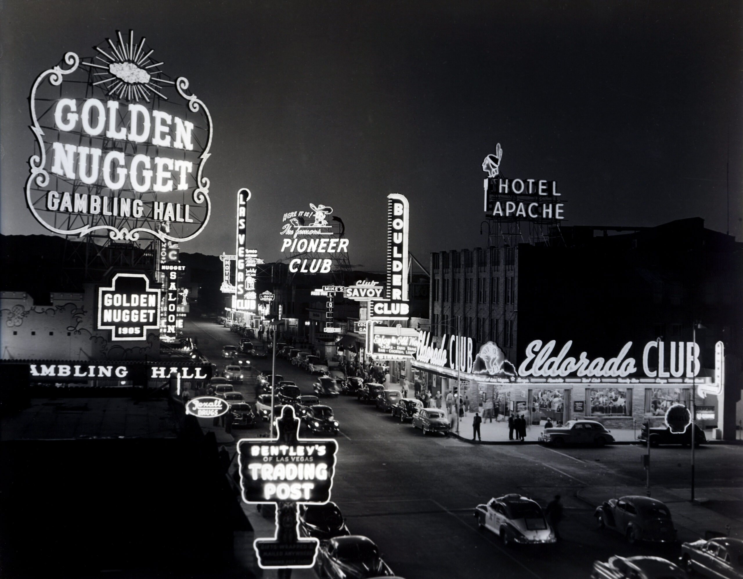 what were the main businesses in las vegas before it became a center for gambling