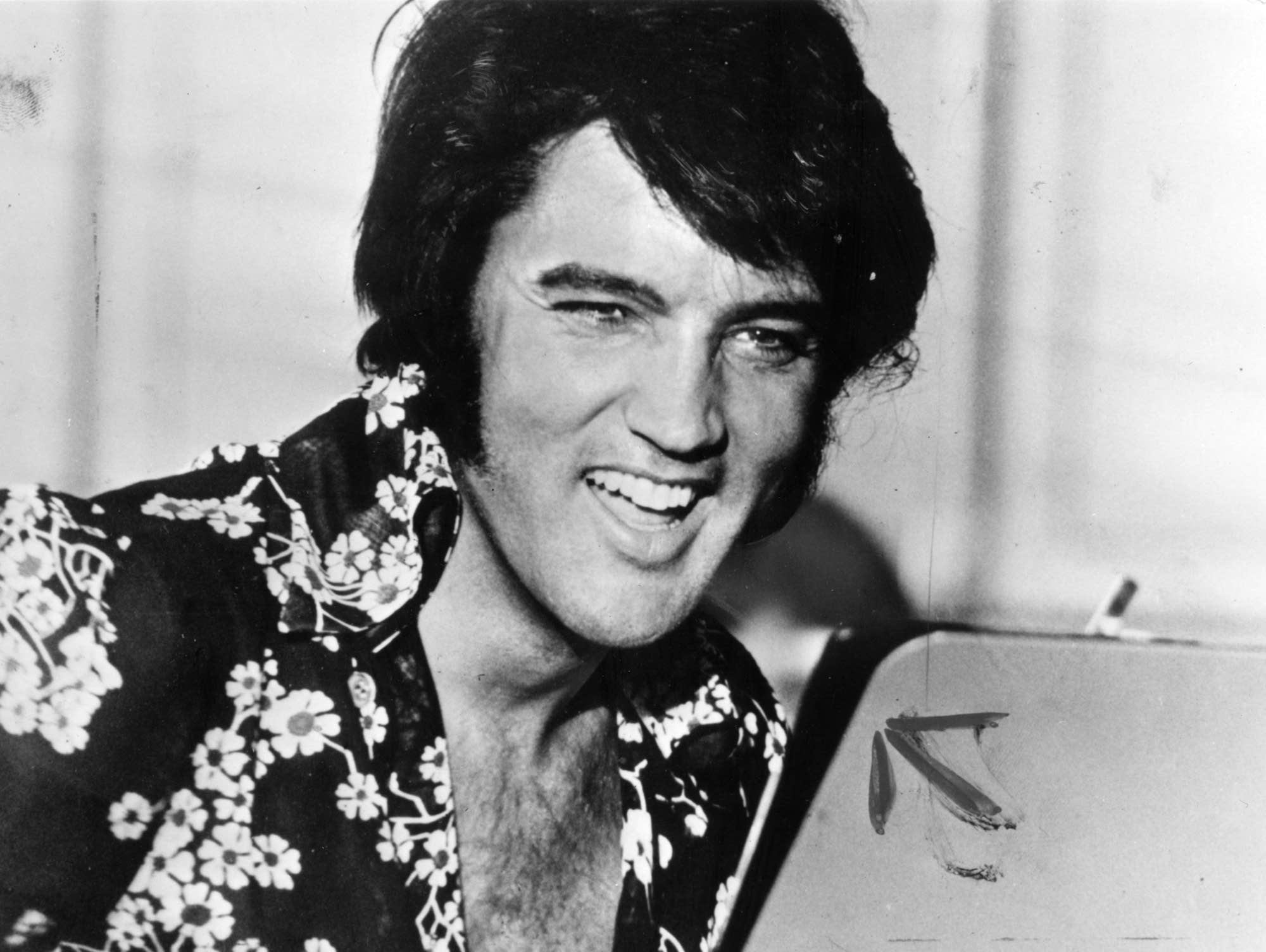 where did elvis presley make his tv debut