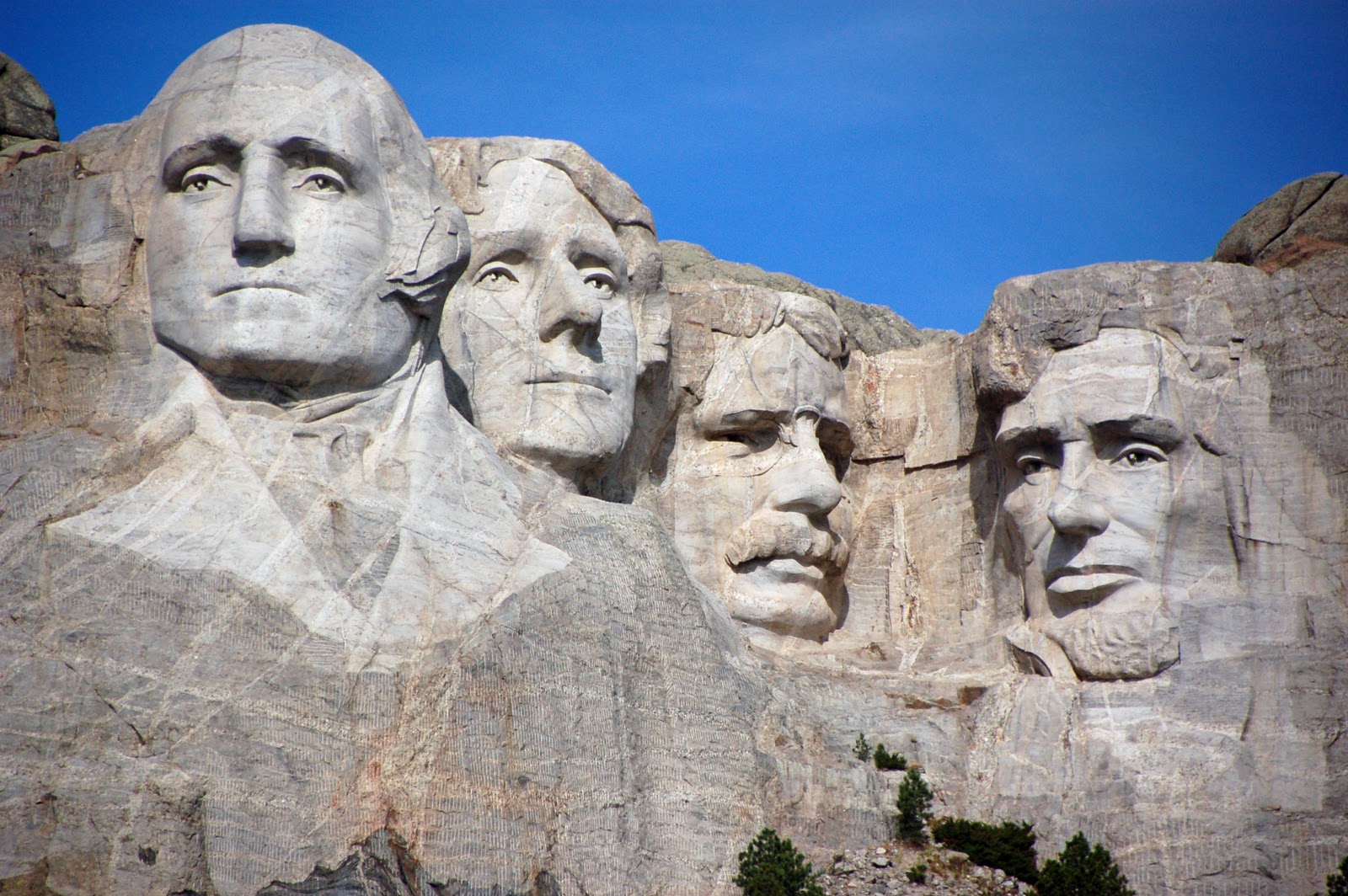 who carved the faces on mount rushmore