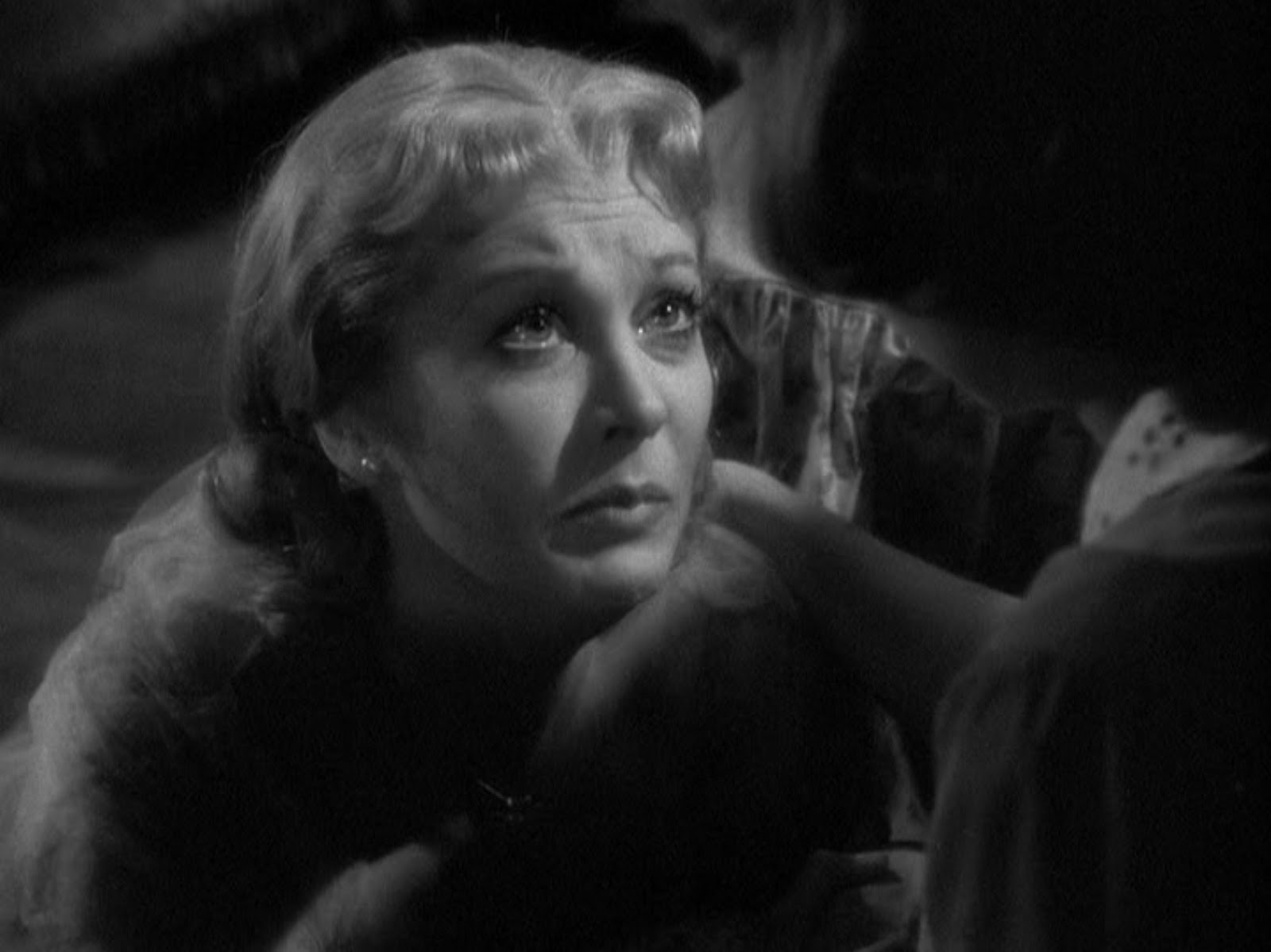who first played blanche dubois in the first production of tennessee williamss a streetcar named desire