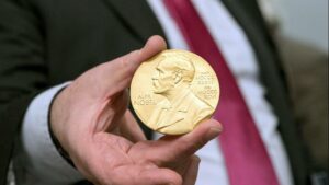 who supplies the money for the nobel peace prize